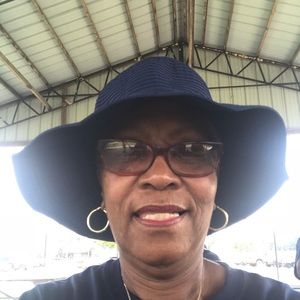 Meet your Posher, Gloria